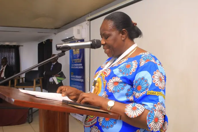 Mot de la société civile prononcé par la Secrétaire exécutive, représentant Mgr Fulgence MUTEBA, Président de la CENCO. Mot de la société civile prononcé par la Secrétaire exécutive, représentant Mgr Fulgence MUTEBA, Président de la CENCO.